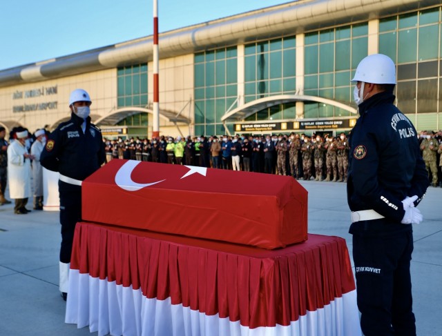 Türkiye-İran sınırında şehit olan polis memleketi Denizli’ye gönderildi