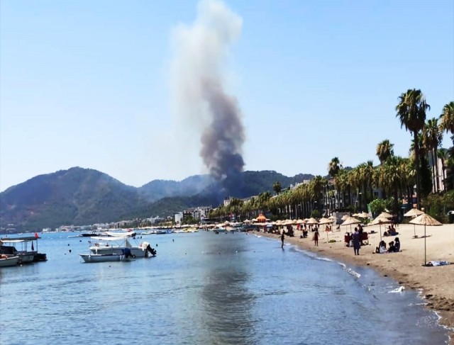 Marmaris’te korkutan yangın