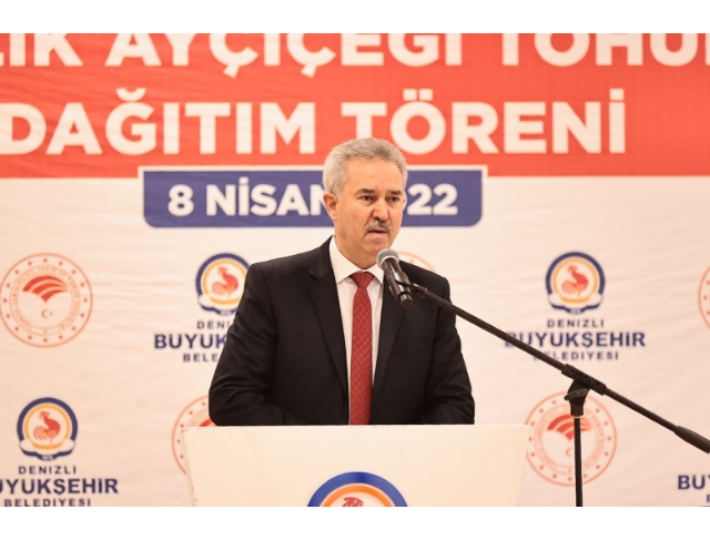 Büyükşehir'den çiftçilere yağlık ayçiçeği tohumu desteği