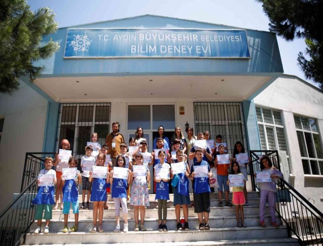 Çocuklar, Bilim Deney Evi’nde suçluyu yakalıyor