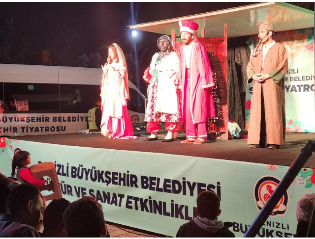 Büyükşehir, afetzedelere moral oluyor