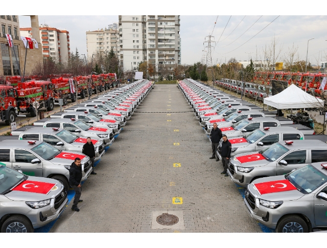 Denizli'nin ateş savaşçıları 7 arazöz ve 3 ilk müdahale aracıyla güçlendi