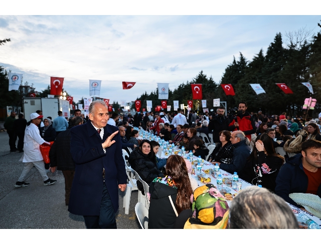 Büyükşehir’in mahalle iftarlarına yoğun ilgi