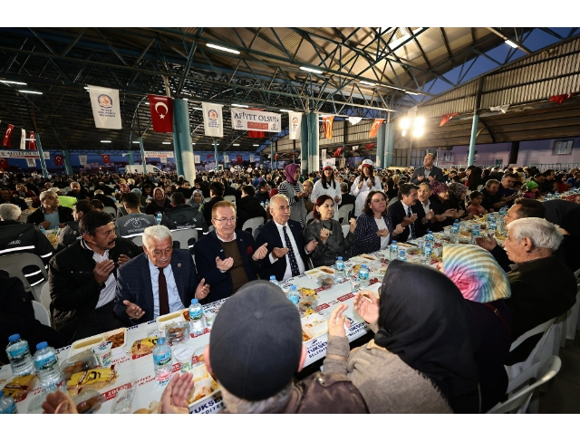 Denizlililer Büyükşehirin mahalle iftarlarında buluşuyor