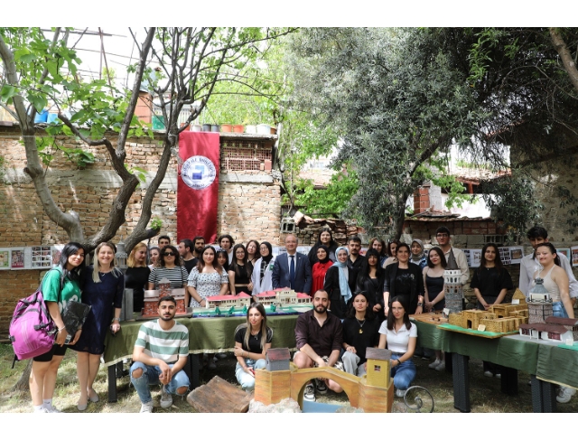 Yeşilçam filmlerinden esinlenen eserler görücüye çıktı