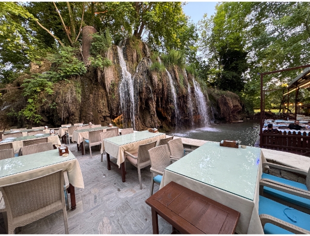 Denizli'nin gizli cenneti Çınaraltı yerli ve yabancı turistlerin gözdesi oldu