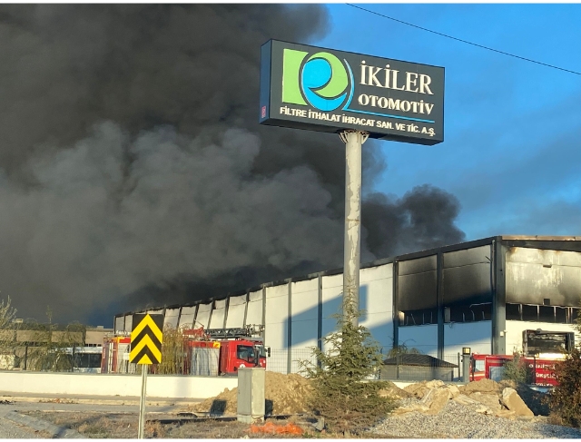 Denizli’de filtre fabrikasını alevler sardı