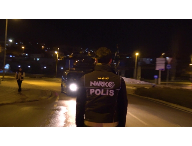Denizli Emniyet Müdürlüğü yılbaşı gecesi 4 bin şahsı 3 bin aracı kontrol etti