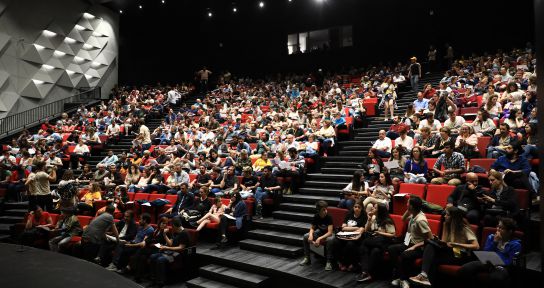 33. kez düzenlenen festivalde, 33 tiyatro oyununu 15 bin kişi izledi 
