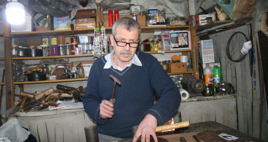 40 yıllık rölyef ustası iki boyutlu eserleri ile görenleri hayran bırakıyor