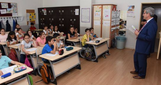 Acıpayam Belediye Başkanı Dr. Hulusi Şevkan Kendisine Mektup Yazan Öğrenciyi Ziyaret Etti