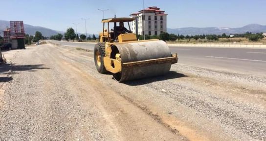 ACIPAYAM BELEDİYESİ ANTALYA YOLUNDA DÜZENLEME ÇALIŞMALARINI YAPTI