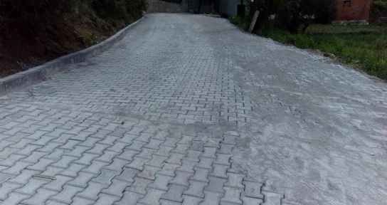 Acıpayam'a bağlı Eskiköy mahallesinde ikamet eden engelli vatandaşın evine ulaşım sorunu Acıpayam Belediyesi tarafından giderildi.