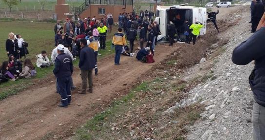 Denizli Acıpayam’da öğrencileri taşıyan otobüs devrildi: 20'den fazla yaralı