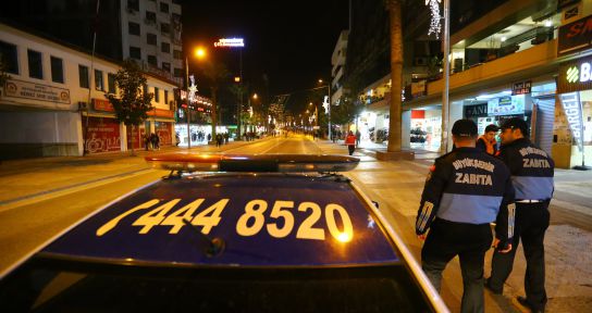 Denizli Büyükşehir Belediyesi'nin nöbetçi ekipleri Vatandaşların yeni yıl tatillerini rahat, güven ve huzur içinde geçirmeleri için görevleri başında hazır bekledi.