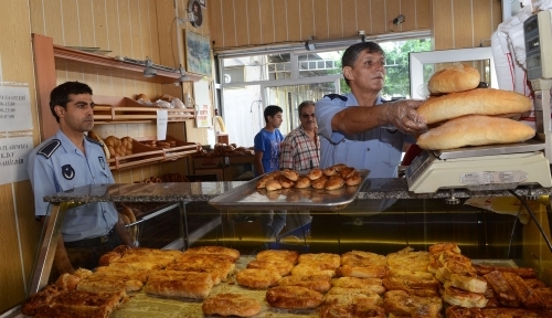 Denizli'de zabıtalar Ramazan denetimi yaptı