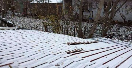 Denizli'ye mevsimin ilk karı yağdı Yazdir