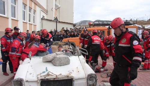 Denizli AFAD İl Müdürlüğü Ekiplerininde katıldığı Deprem tatbikatı gerçeğini artmadı