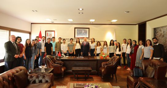 Eğitim İçin El Ele verdiler, başardılar