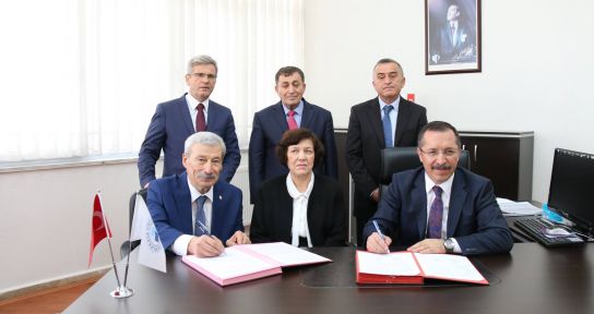 ŞEREF ERAYDIN'DAN ACIPAYAM'A 3. KÜTÜPHANE