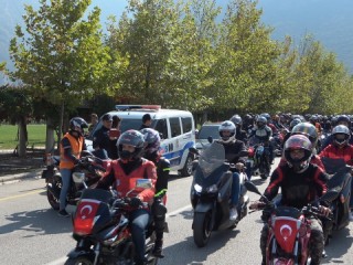 Denizli’de 500 motosikletli ‘Büyük Ege Cumhuriyet Korteji’ oluşturdu