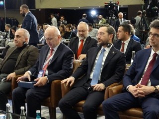 İletişim Başkanı Altun: “Suriye’de ok yaydan çıkmıştır”