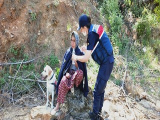 Kayıp olarak aranan kadın ormanlık alanda bulundu