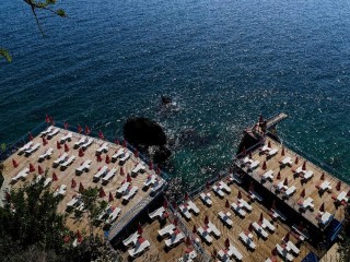 Antalya’nın falez plajları Pazartesi açılıyor