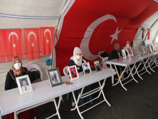 HDP önündeki ailelerin evlat nöbeti 277’nci gününde
