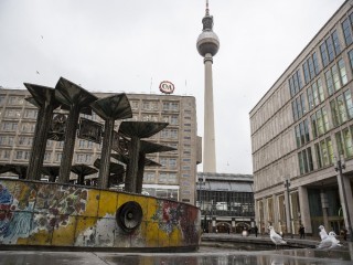 Berlin sokaklarında sessizlik devam ediyor