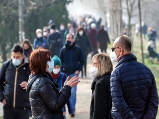 İtalyada son 24 saatte 13 bin 452 yeni vaka