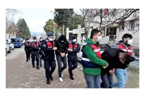 İmzayı atıp hırsızlığa gittiler