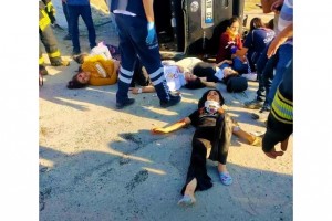 Minibüs işçi servisiyle çarpıştı: 8 yaralı