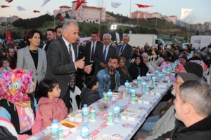Denizlililer, Büyükşehir’in gönül sofrasında buluşuyor