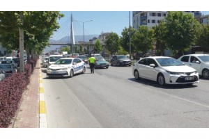 Zincirleme trafik kazasında 2 kişi yaralandı