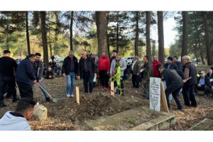 İkinci kez hastaneye giderken ölen kızın cenazesi toprağa verildi