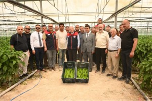 Vali Coşkun, Acıpayam'da sera üreticileriyle bir araya geldi