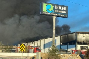 Denizli’de filtre fabrikasını alevler sardı