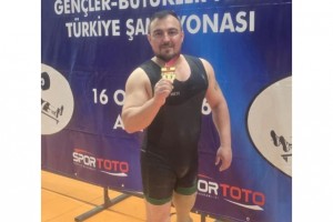 Denizlili halterci Hakan Dağ Türkiye şampiyonu