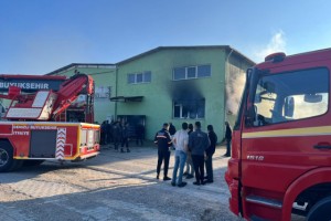 Kuruyemiş fabrikasında korkutan yangın