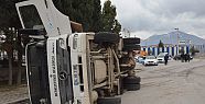 Denizli’de polis aracı ile çöp kamyonu çarpıştı: 2 polis yaralı
